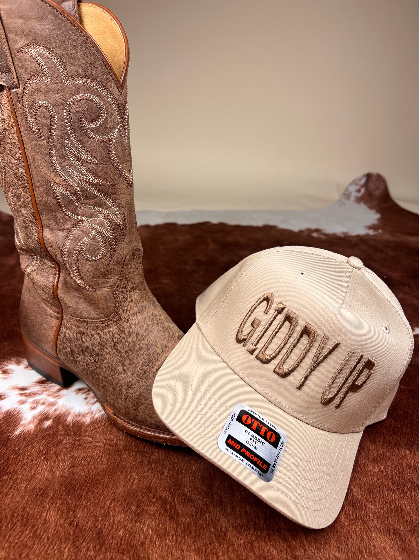 GIDDY UP Trucker Hat