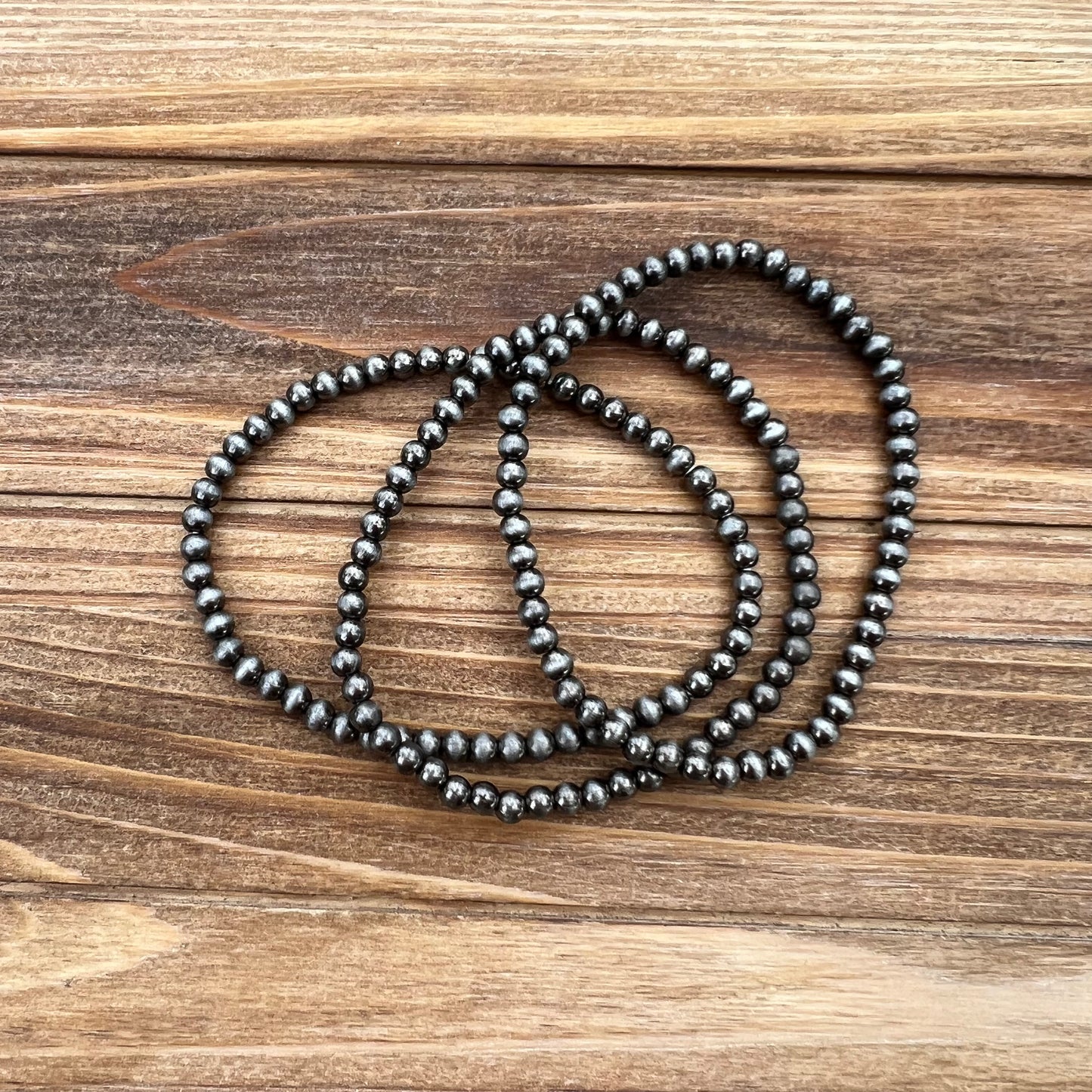 Pulseras de perlas navajo de 4 mm (paquete de 3)