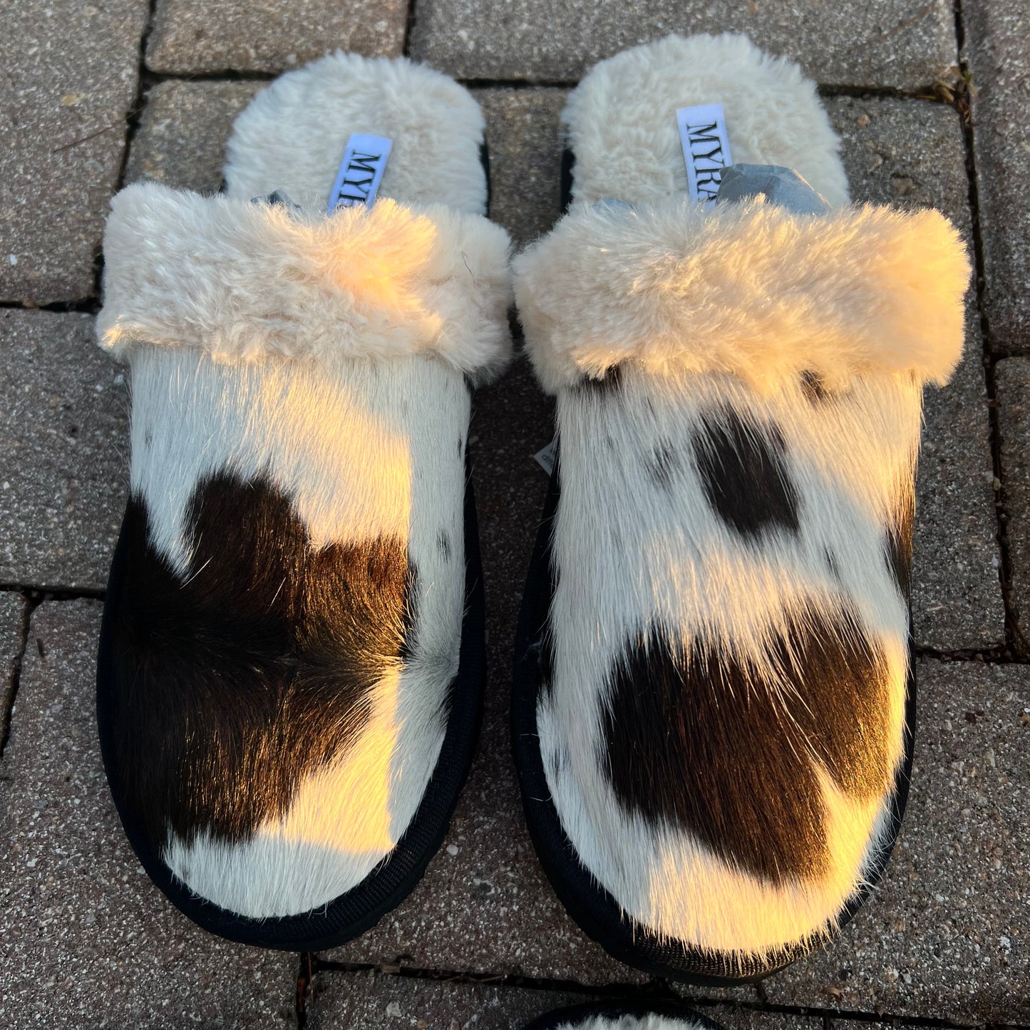 Pantuflas de piel de vaca Clarabelle