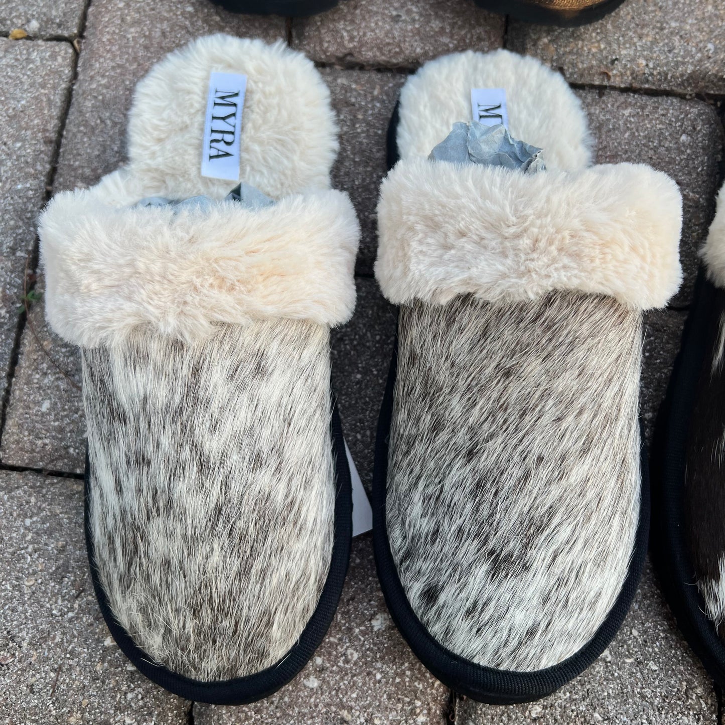 Pantuflas de piel de vaca Clarabelle