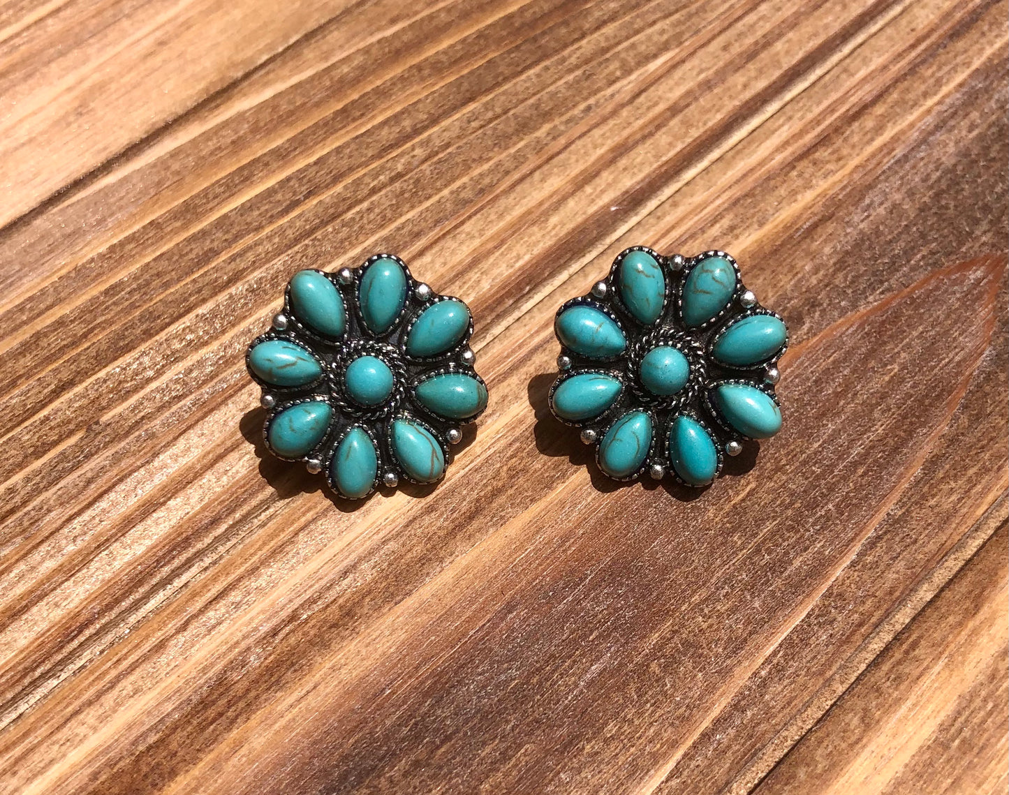 "Flower Shops" Studs